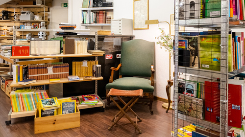 Gemütliche Ecke in unserer Blaukreuz-Brocki in Bern